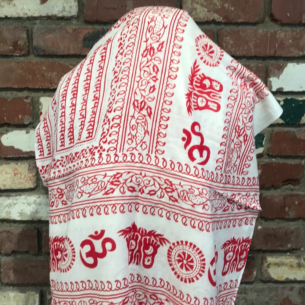 Sir Alistair Rai Karma Viscose Scarf White and Red - Picture 6 of 11